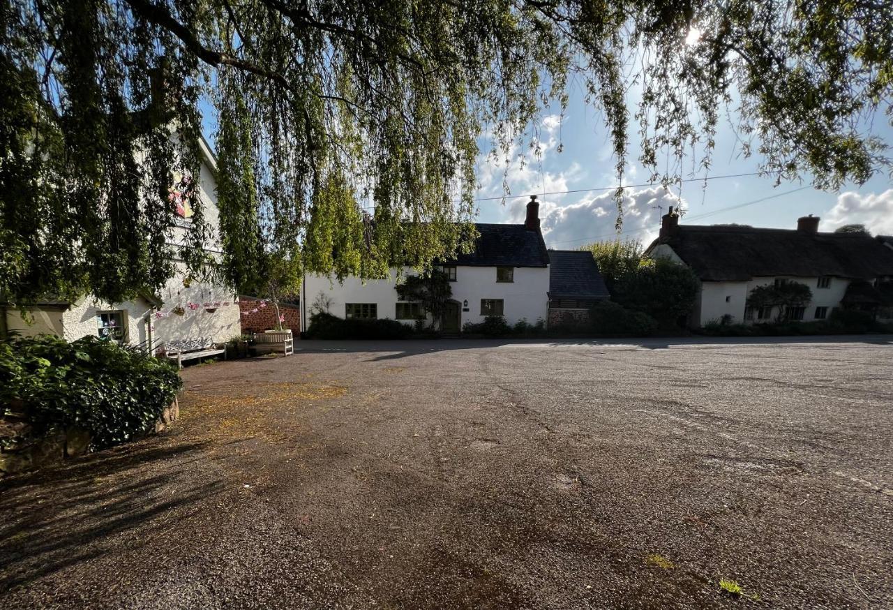 Notley Arms Inn Exmoor National Park Elworthy Exterior foto